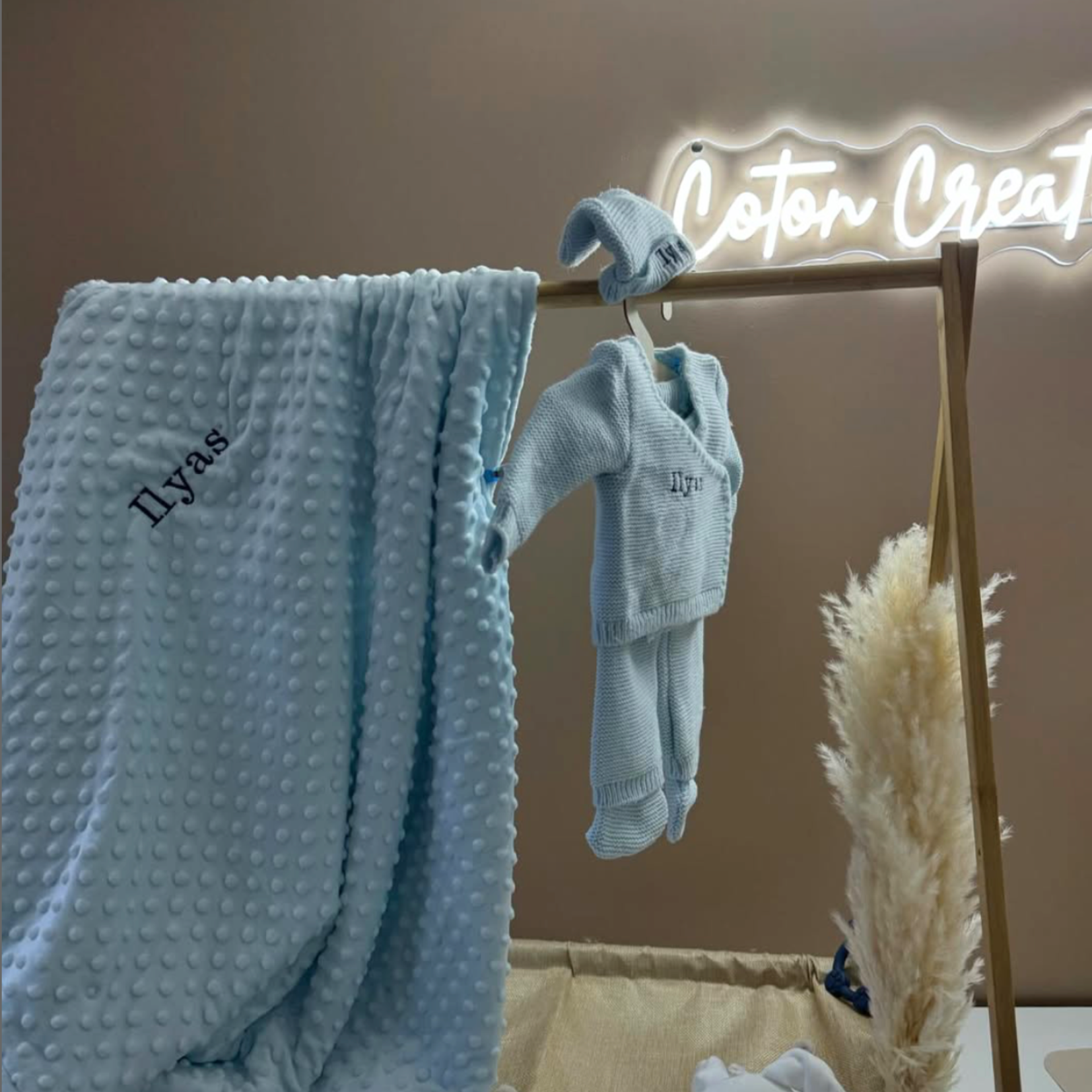 COUVERTURE EN MAILLE